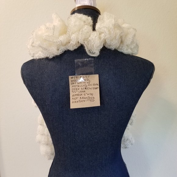 #541 NWOT RARE Hand Knitted Winer White Scarf 45" X 6" - Picture 5 of 9